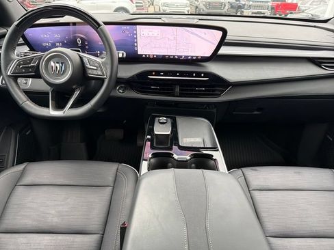 Used 2025 Buick Enclave Sport Touring w/ Super Cruise Package FWD image 9