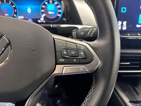 Certified 2026 Volkswagen Atlas Cross Sport SE w/ Panoramic Sunroof Package AWD/4WD image 15