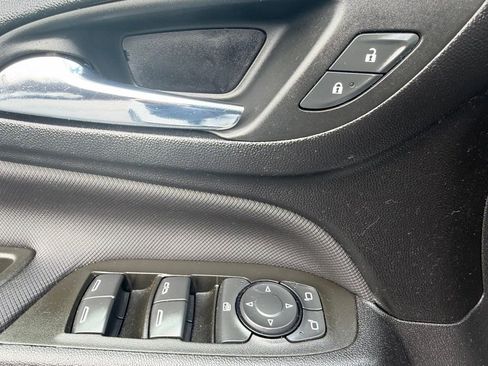 Used 2024 Chevrolet Equinox RS w/ LPO, Floor Liner Package AWD/4WD image 29