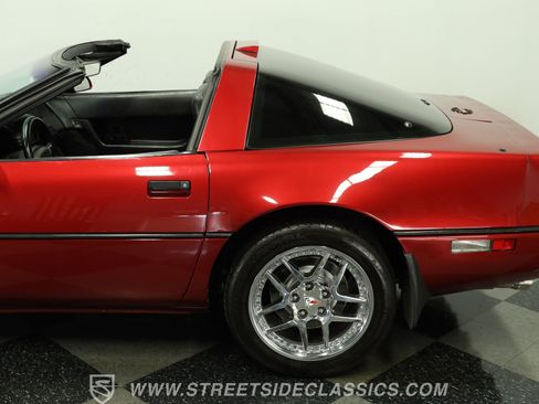 Used 1990 Chevrolet Corvette Coupe RWD image 24