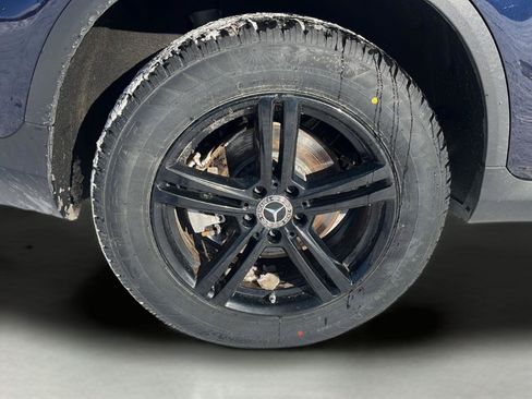 Used 2021 Mercedes-Benz GLC 300 4MATIC w/ Premium Package image 12