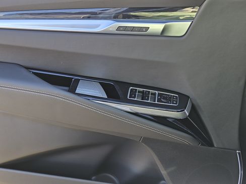 New 2026 Cadillac Escalade ESV Sport w/ LPO, ONYX Package image 16