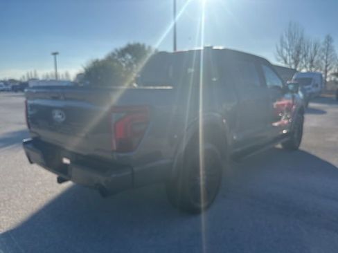 Used 2025 Ford F150 Lariat w/ Equipment Group 501A Mid image 5