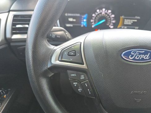 Used 2020 Ford Fusion SE FWD image 19