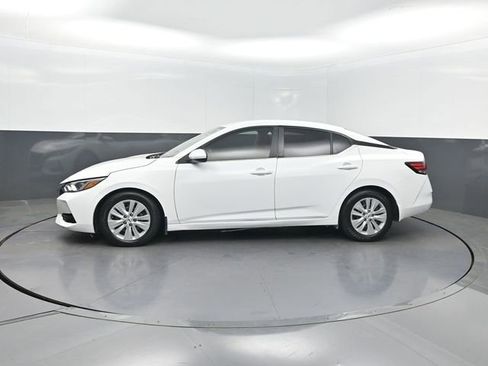 Used 2022 Nissan Sentra S FWD image 2
