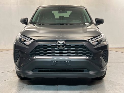 Used 2025 Toyota RAV4 LE AWD/4WD image 8