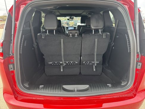 New 2026 Chrysler Pacifica Select image 5