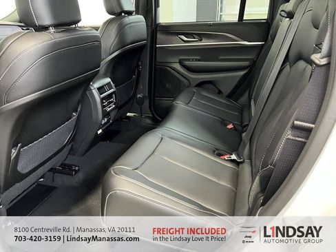 New 2025 Jeep Grand Cherokee Limited w/ Luxury Tech Group II image 16