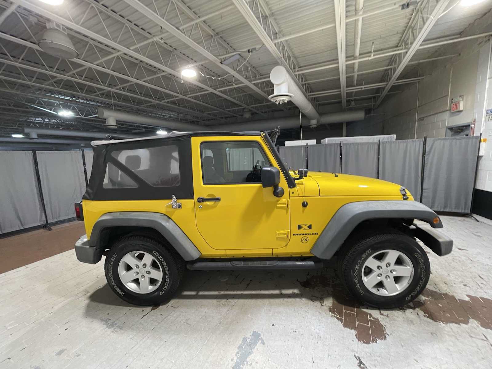 Used 2009 Jeep Wrangler X AWD/4WD image 26