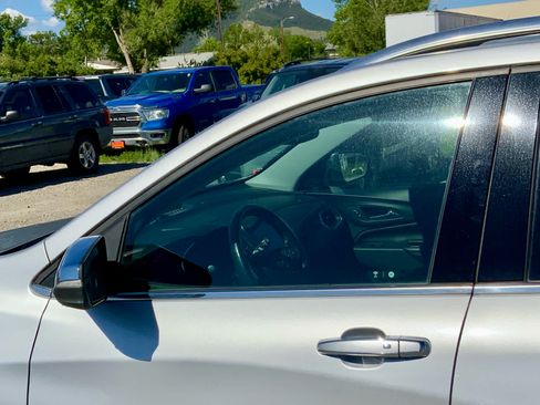 Used 2019 Chevrolet Equinox Premier AWD/4WD image 11