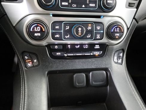 Certified 2017 GMC Yukon XL SLT AWD/4WD image 7