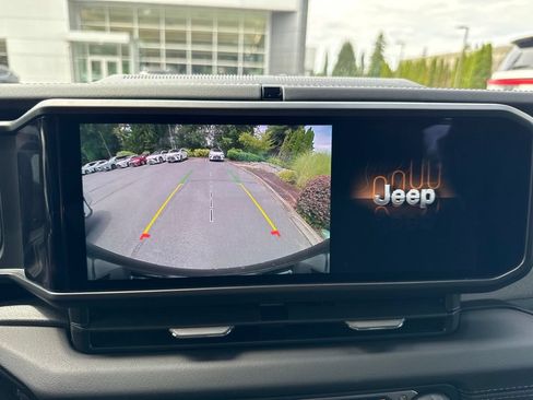 Used 2024 Jeep Wrangler Unlimited Sahara w/ Safety Group AWD/4WD image 26