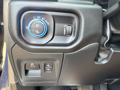 Used 2023 RAM 1500 Big Horn AWD/4WD image 12
