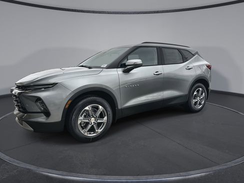 New 2026 Chevrolet Blazer LT w/ Sound & Technology Package AWD/4WD image 4