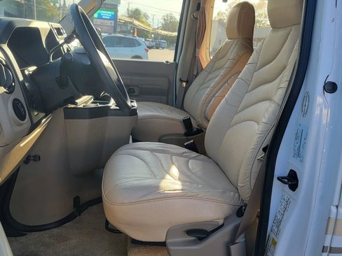 Used 2010 Ford E-350 and Econoline 350 Super Duty image 14