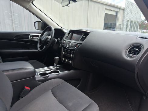 Used 2019 Nissan Pathfinder S FWD image 21