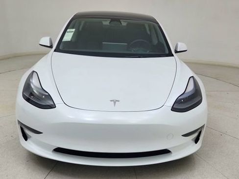 Used 2023 Tesla Model 3 Performance image 2