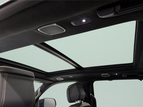 Used 2024 Jeep Grand Wagoneer Series II Obsidian w/ Quick Order Packagew 28T AWD/4WD image 17
