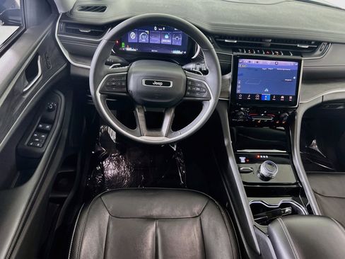 Used 2023 Jeep Grand Cherokee Limited AWD/4WD image 22