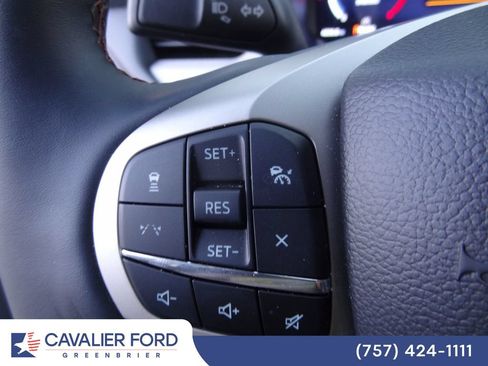 Used 2026 Ford Explorer Active AWD/4WD image 17