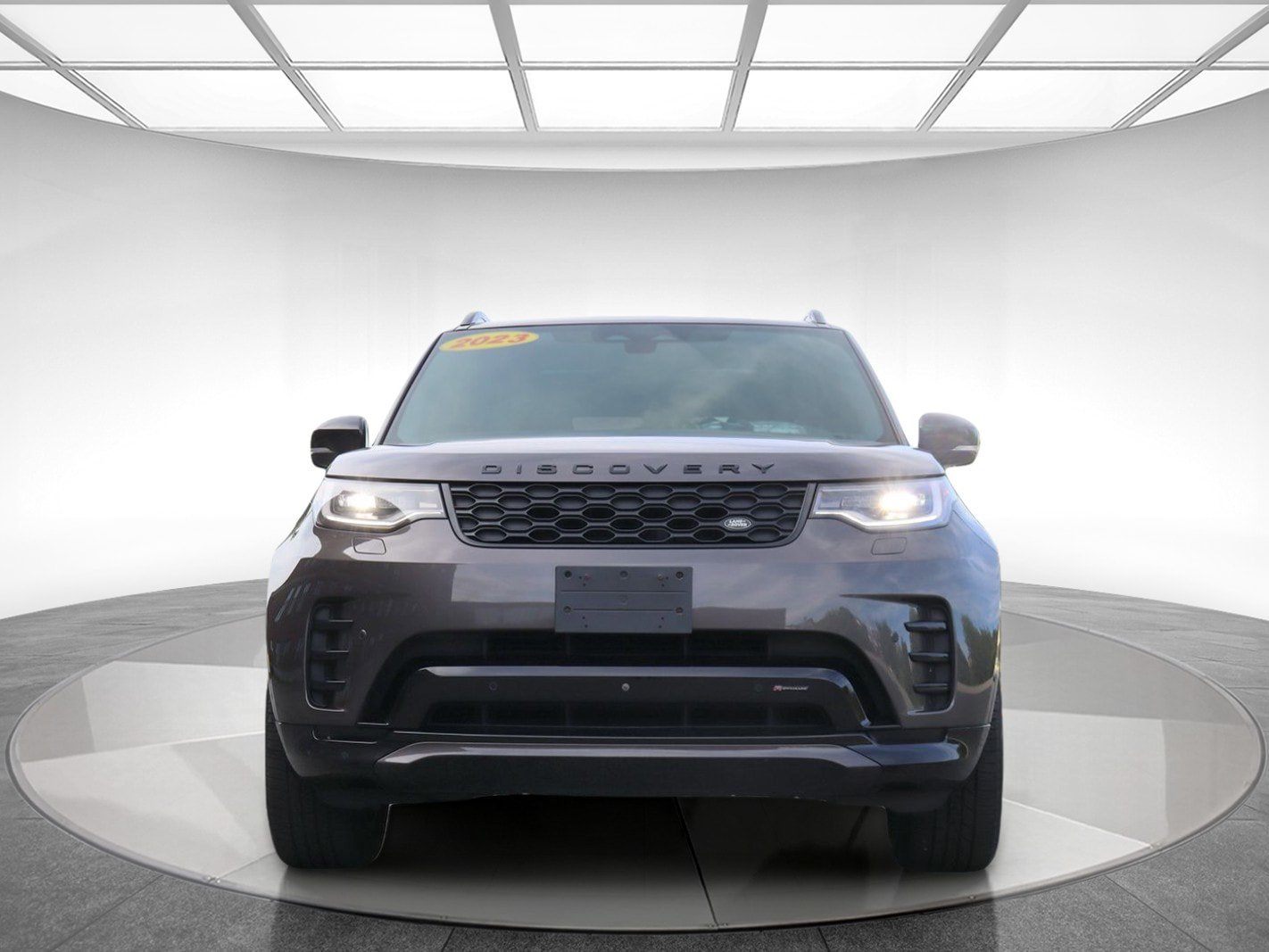 Used 2023 Land Rover Discovery S R-Dynamic AWD/4WD image 2