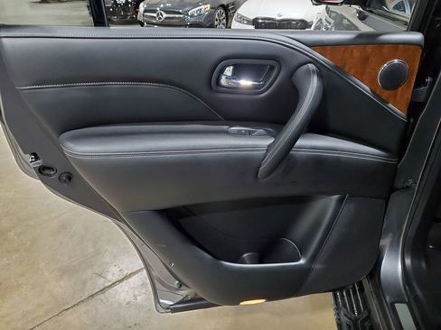Used 2019 INFINITI QX80 Luxe w/ Proassist Package RWD image 32