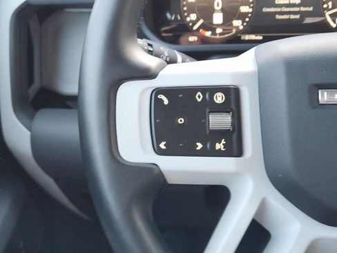 Used 2025 Land Rover Defender 110 X-Dynamic SE image 28