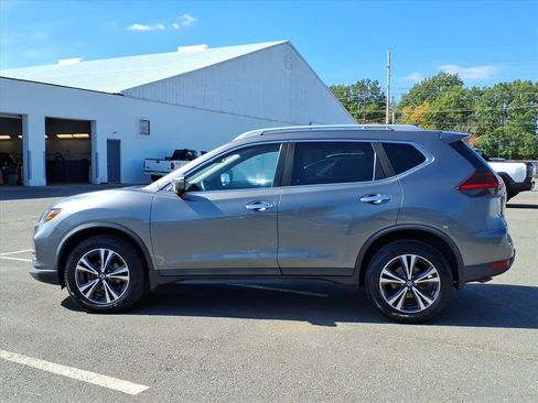 Used 2019 Nissan Rogue SV w/ Premium Package image 4