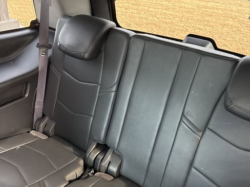 Used 2017 Cadillac Escalade Premium Luxury image 7