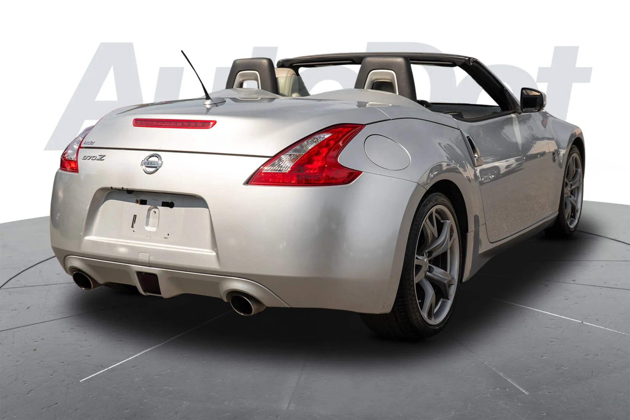 Used 2010 Nissan 370Z Touring w/ Sport Pkg RWD image 3