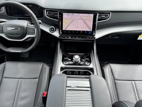 New 2026 Jeep Grand Wagoneer L Limited AWD/4WD image 12