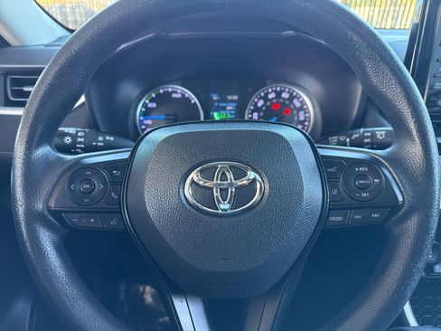 Used 2019 Toyota RAV4 XLE w/ Carpet Mat Package image 22