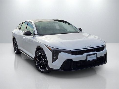 New 2025 Kia K4 GT-Line image 1