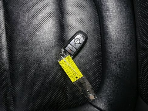 Used 2022 Ford Escape SEL image 38