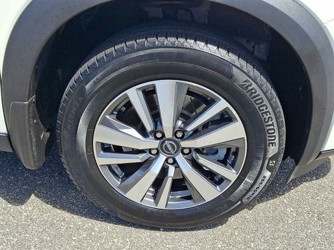Used 2024 Nissan Pathfinder SL AWD/4WD image 8