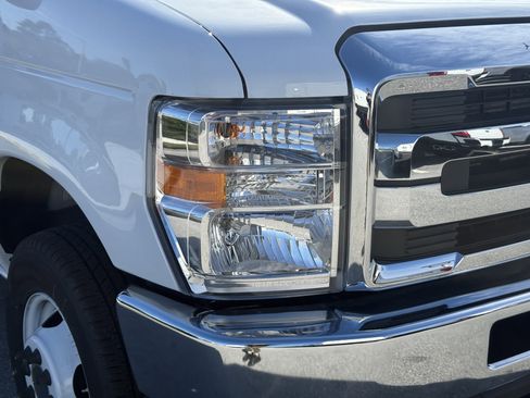 New 2026 Ford E-450 and Econoline 450 Super Duty w/ Power Equipment Group image 7