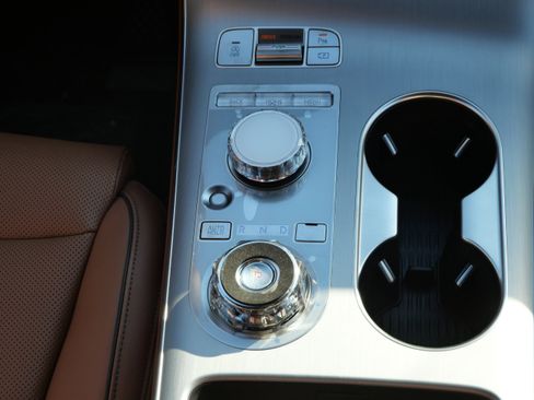 New 2026 Genesis GV70 2.5T Advanced image 9