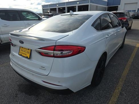 Used 2020 Ford Fusion SE image 4