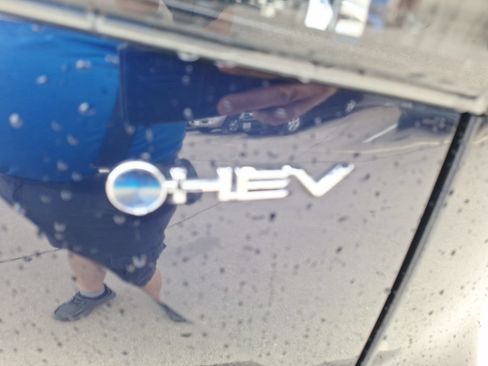 Used 2025 Toyota Highlander XLE AWD/4WD image 12