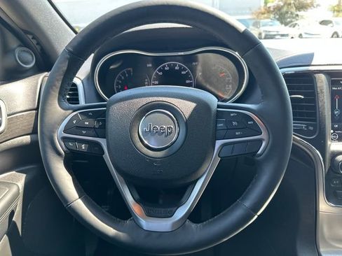 Used 2018 Jeep Grand Cherokee Altitude AWD/4WD image 17