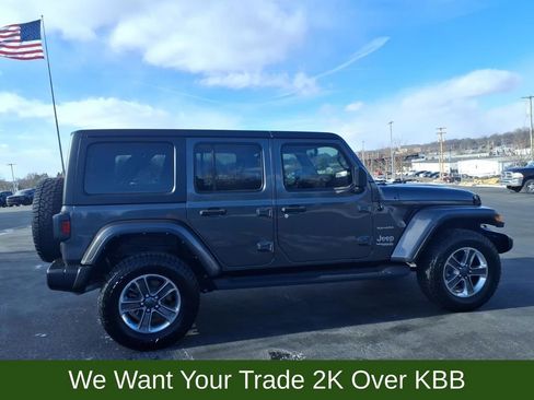 Used 2022 Jeep Wrangler Unlimited Sahara image 7