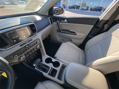 Used 2020 Kia Sportage LX image 14