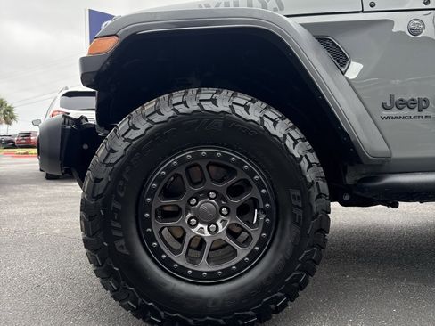 Used 2023 Jeep Wrangler Willys image 30