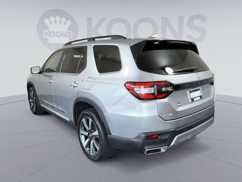 Used 2023 Honda Pilot Touring image 4