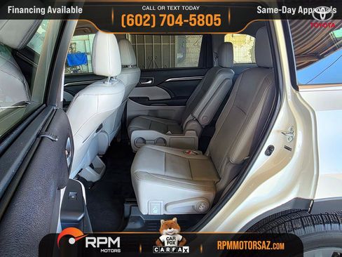Used 2014 Toyota Highlander Limited Platinum FWD image 9