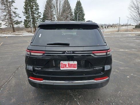 Used 2023 Jeep Grand Cherokee Limited image 5