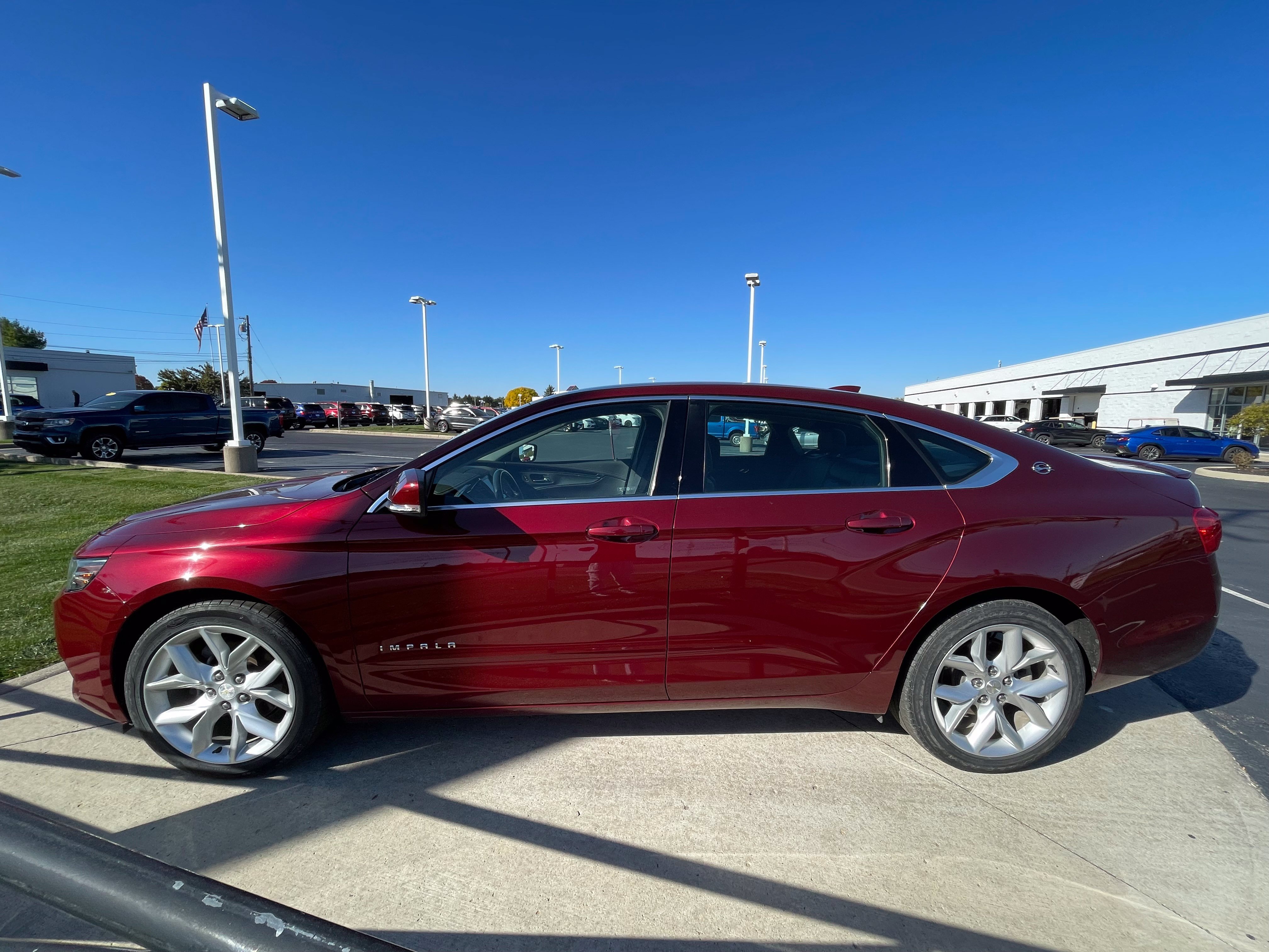 Used 2017 Chevrolet Impala LT w/ Leather Package FWD image 4