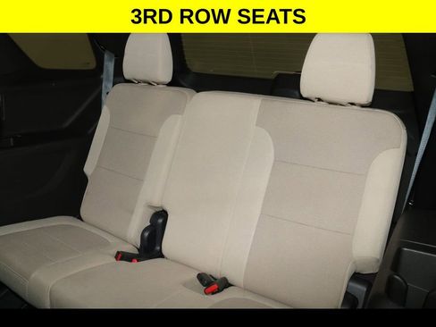 Used 2023 Chevrolet Traverse LS w/ Safety Package AWD/4WD image 9
