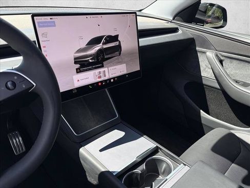 Used 2026 Tesla Model Y Performance AWD/4WD image 15