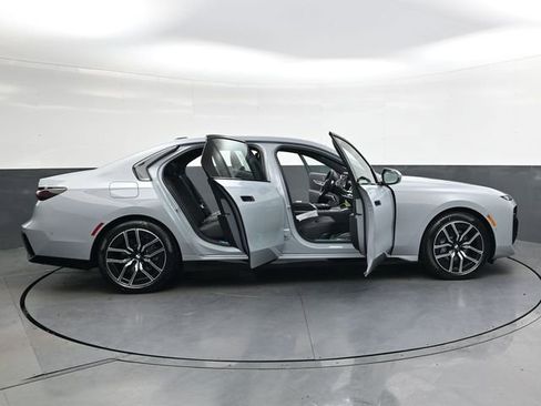 New 2026 BMW 740i xDrive image 35